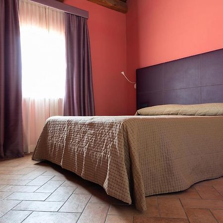 Magione Papale Relais Ξενοδοχείο Λ' Άκουιλα Εξωτερικό φωτογραφία