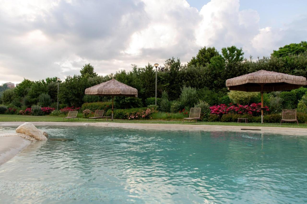 Magione Papale Relais Ξενοδοχείο Λ' Άκουιλα Εξωτερικό φωτογραφία