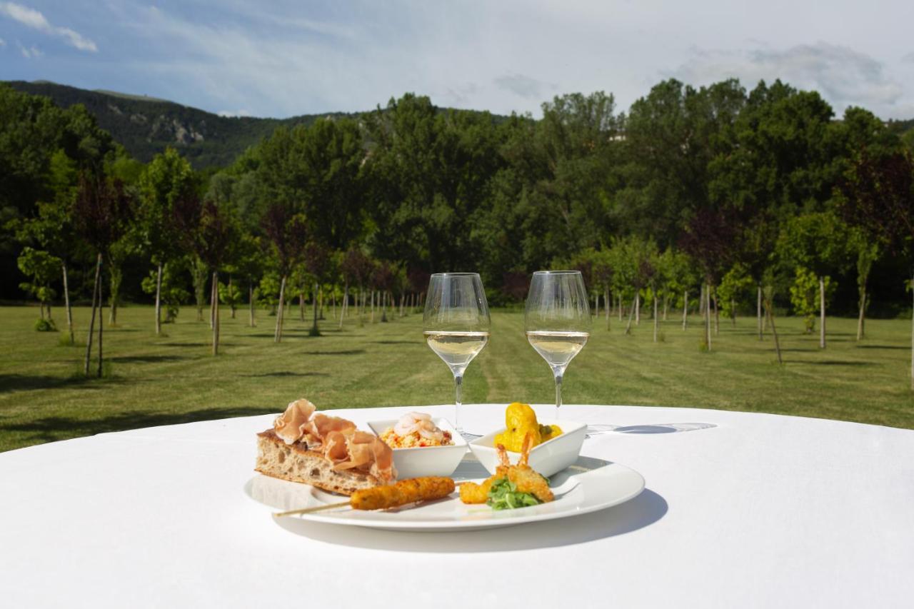 Magione Papale Relais Ξενοδοχείο Λ' Άκουιλα Εξωτερικό φωτογραφία